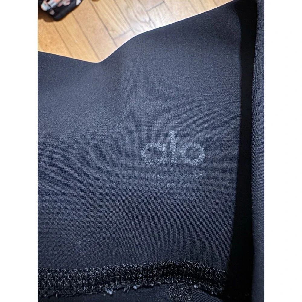 Alo Yoga Size M High Waist Ripped Warrior Black Leggings
